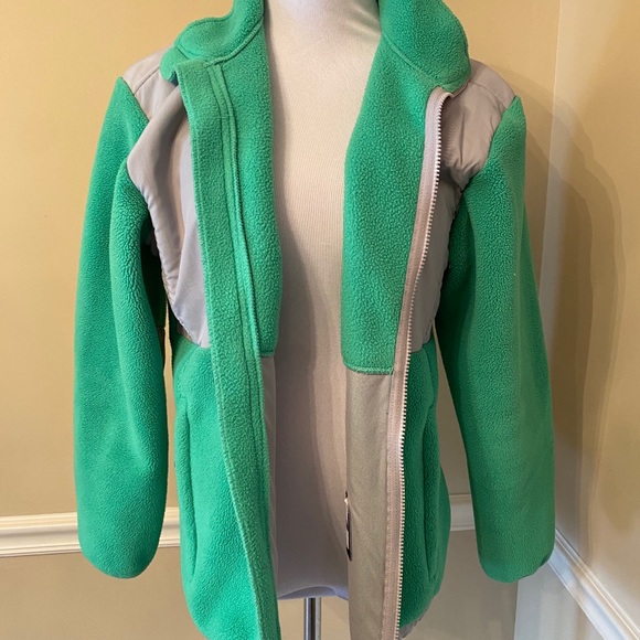 2 Northface Jackets - Picture 8 of 10